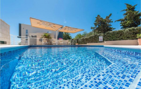 2 Bedroom Nice Home In Novalja